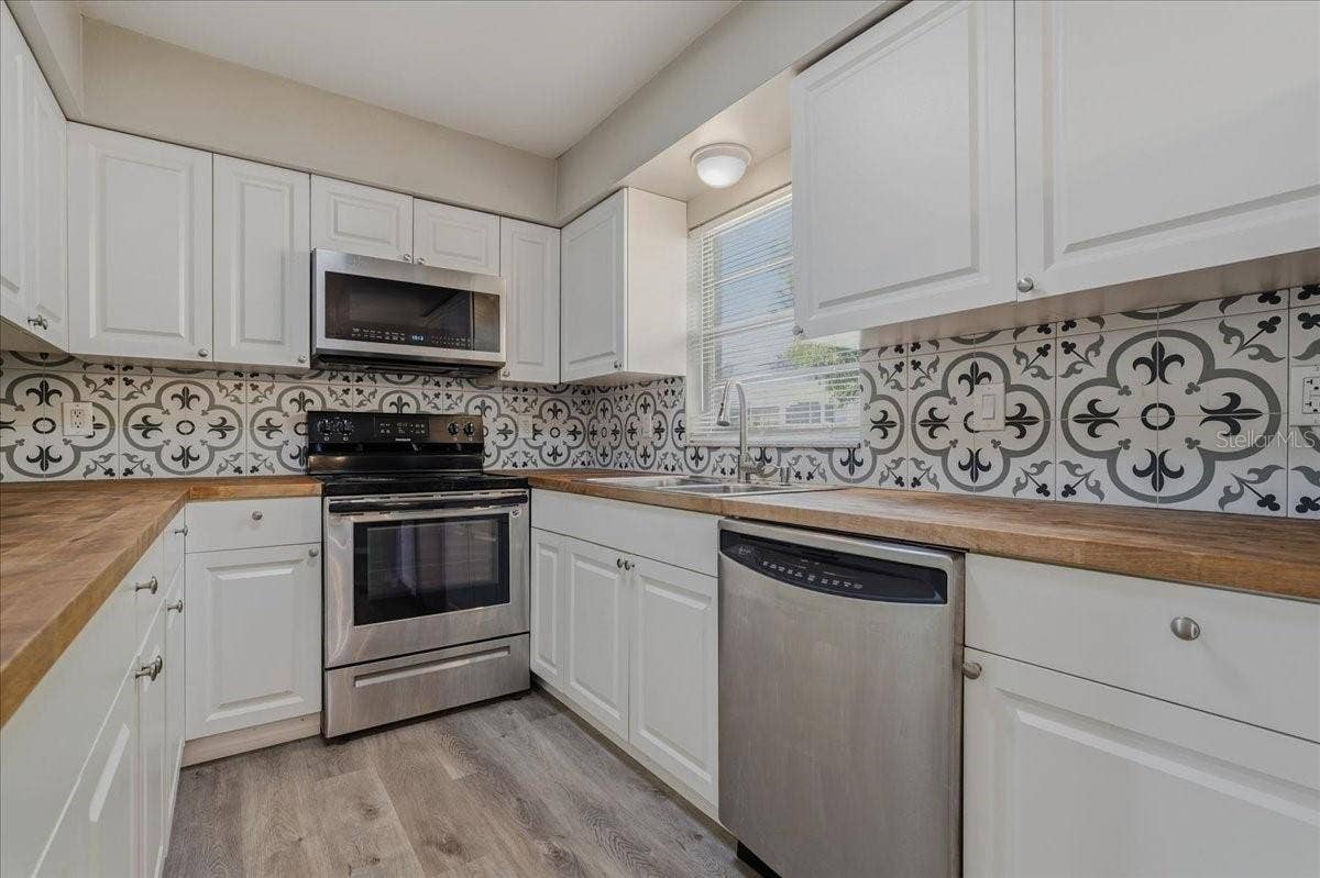 1510 CROMWELL DRIVE, Tarpon Springs, FL 34689