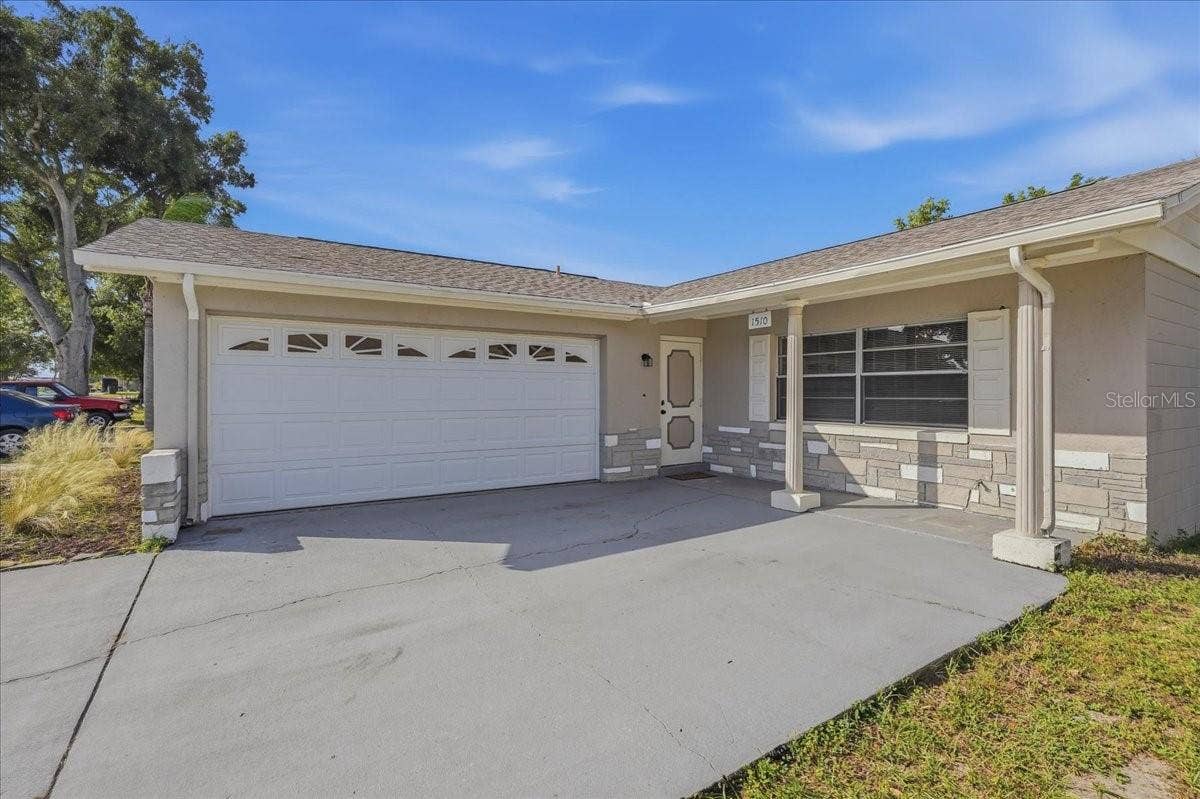 1510 CROMWELL DRIVE, Tarpon Springs, FL 34689