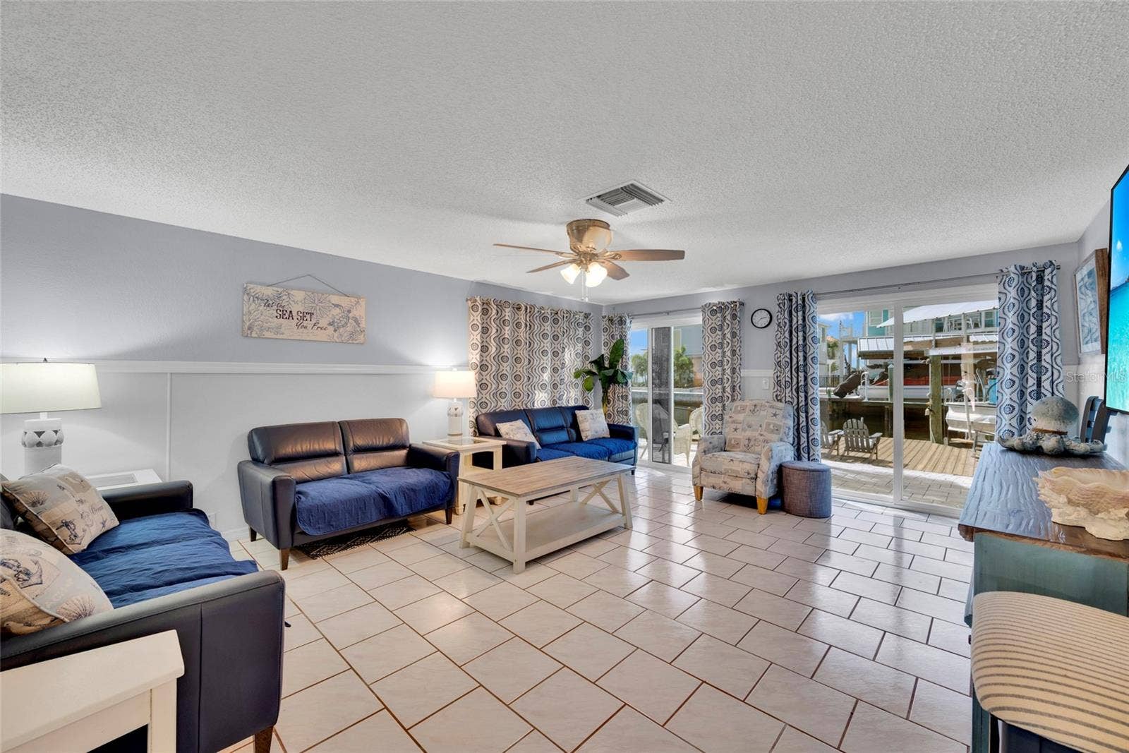 Large Family ~ Gathering Room ~ With a View