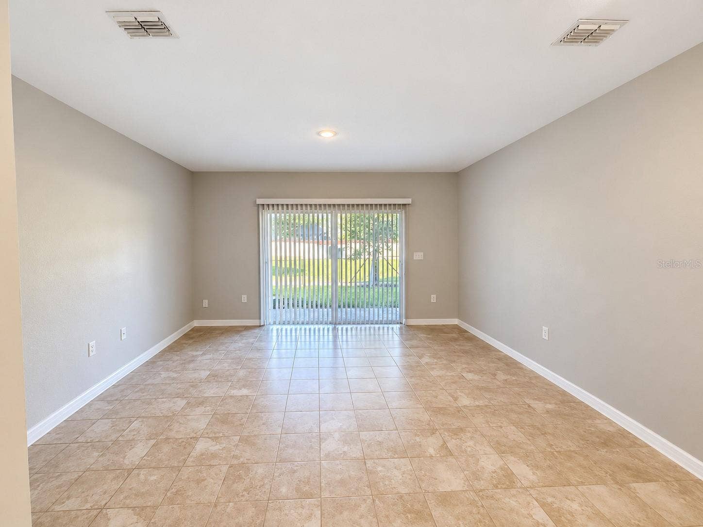 7211 SABAL TERRACE, Jacksonville, FL 32210 Living room