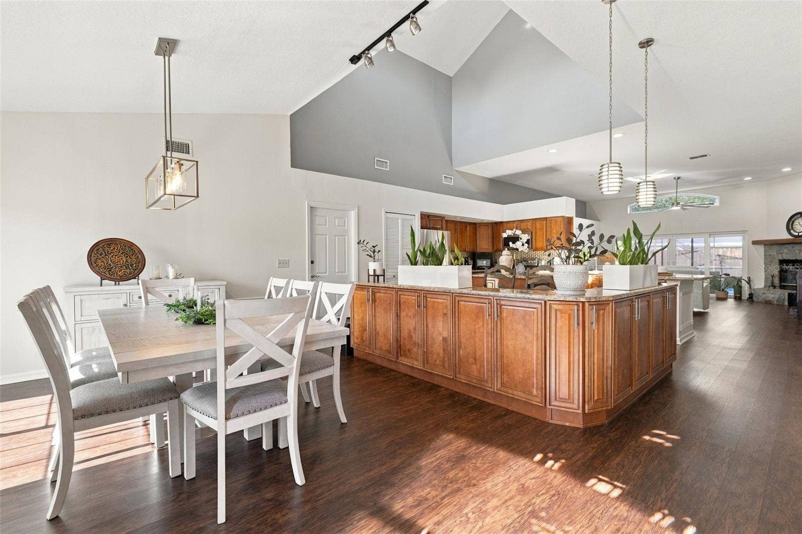 8708 CHARMING KNOLL COURT, Tampa, FL 33635 8708 CHARMING KNOLL COURT, Tampa, FL 33635