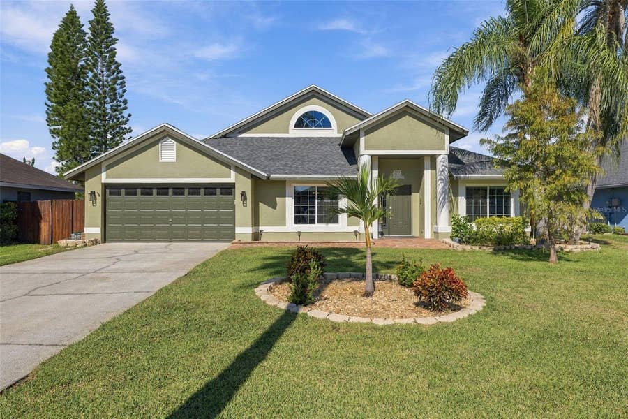 Property photo for 8708 CHARMING KNOLL COURT, Tampa, FL