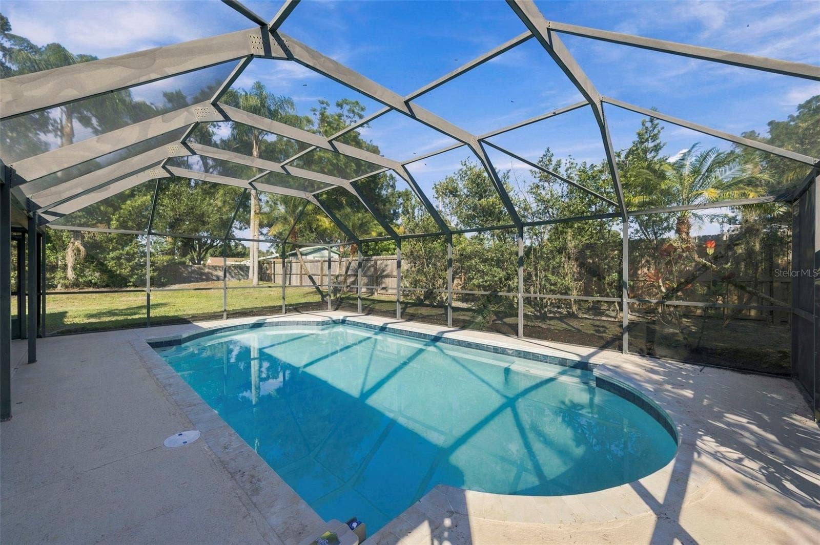 16611 ROUND OAK DRIVE, Tampa, FL 33618