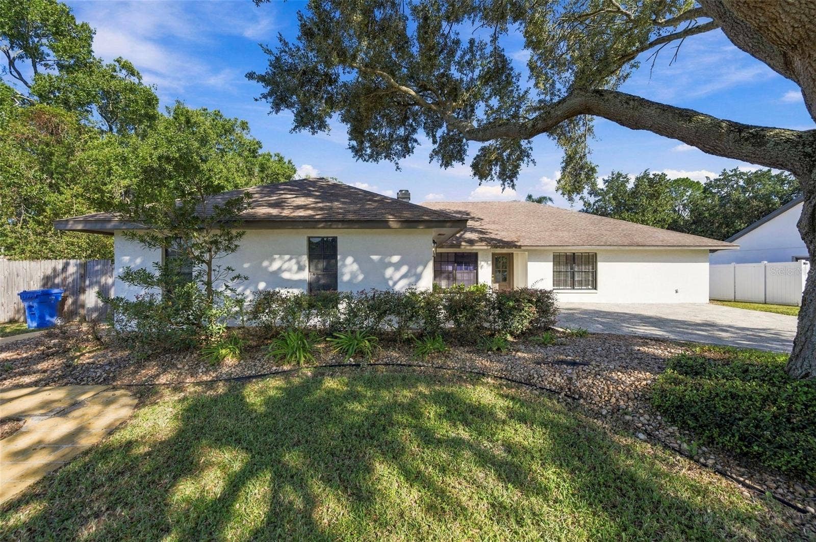 16611 ROUND OAK DRIVE, Tampa, FL 33618