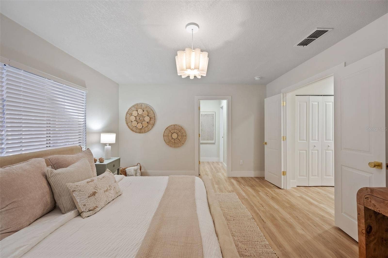 16611 ROUND OAK DRIVE, Tampa, FL 33618