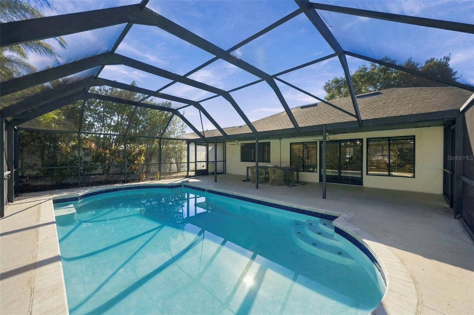 16611 ROUND OAK DRIVE, Tampa, FL 33618