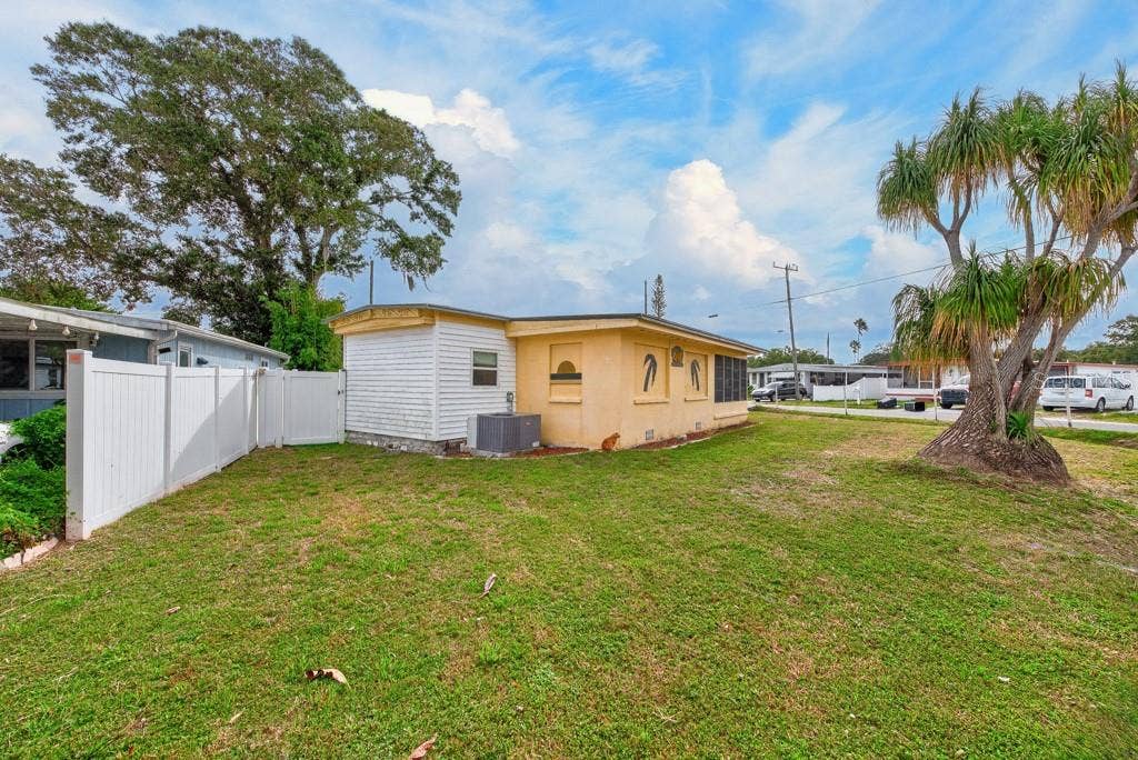 1744 HOYLE DRIVE, Holiday, FL 34691 1744 HOYLE DRIVE, Holiday, FL 34691