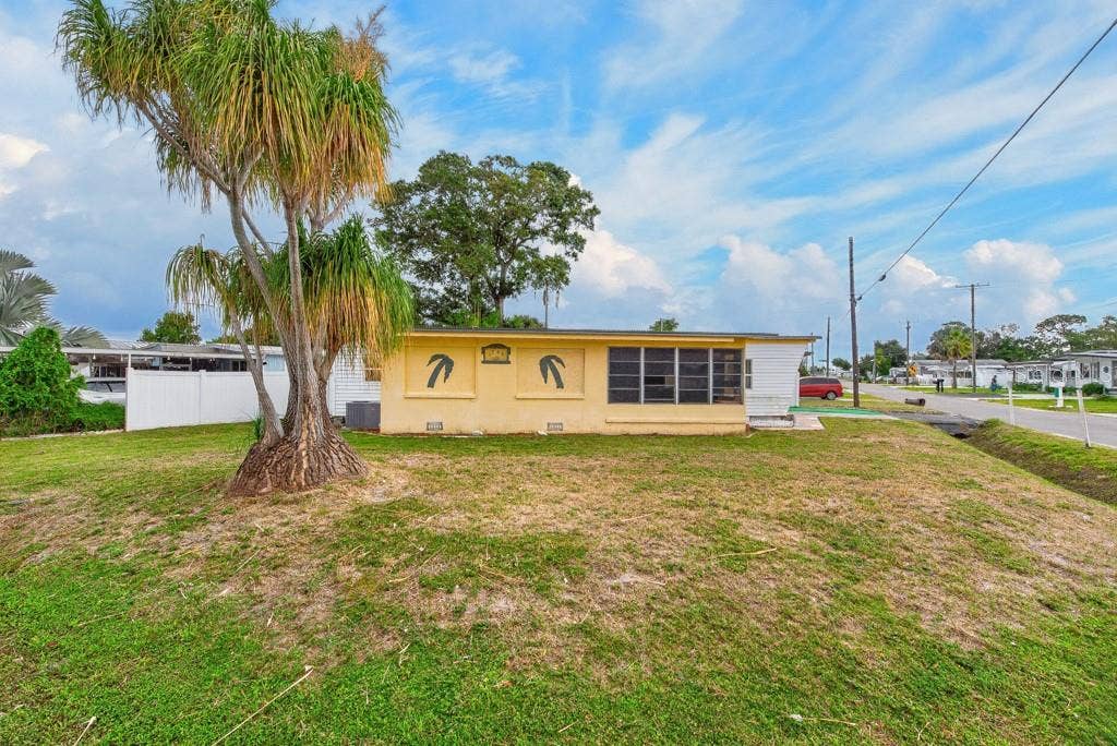 1744 HOYLE DRIVE, Holiday, FL 34691 1744 HOYLE DRIVE, Holiday, FL 34691