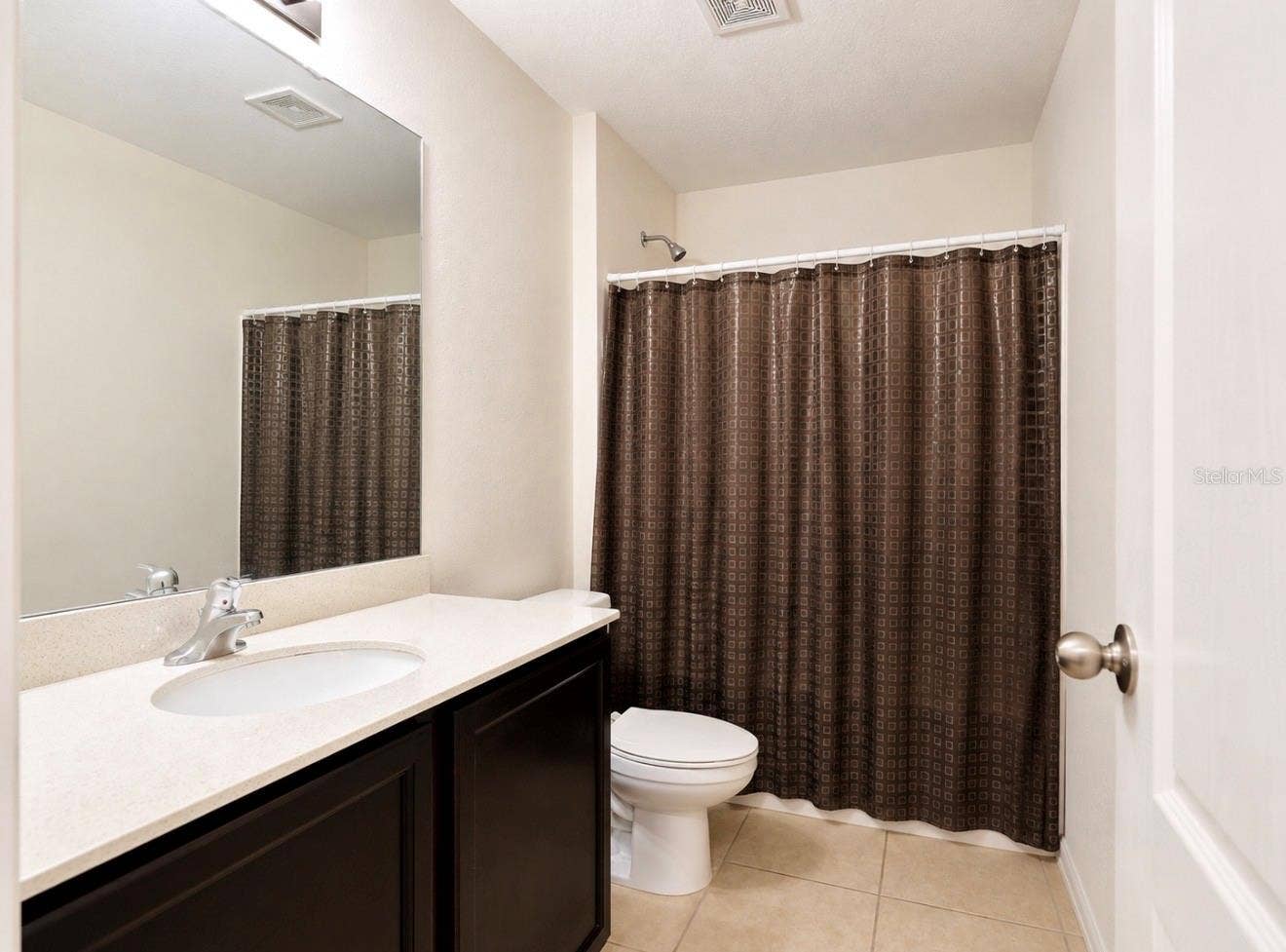 6924 REDBAY DRIVE, Brooksville, FL 34602 6924 REDBAY DRIVE, Brooksville, FL 34602