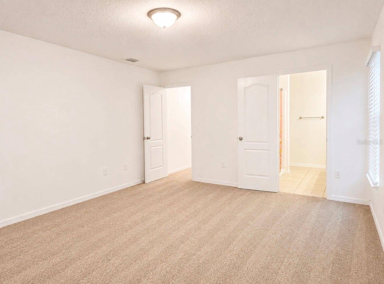 6924 REDBAY DRIVE, Brooksville, FL 34602 6924 REDBAY DRIVE, Brooksville, FL 34602
