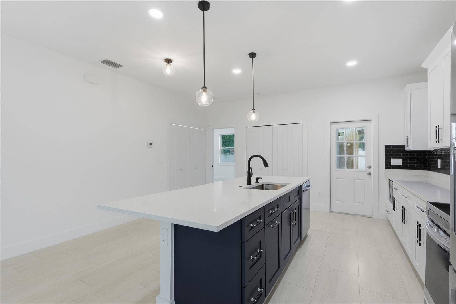 926 11TH AVENUE S, St Petersburg, FL 33705