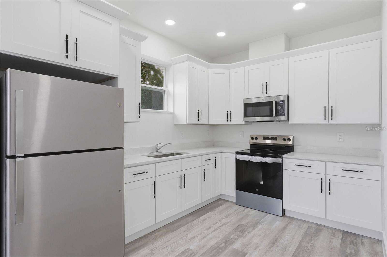 926 11TH AVENUE S, St Petersburg, FL 33705