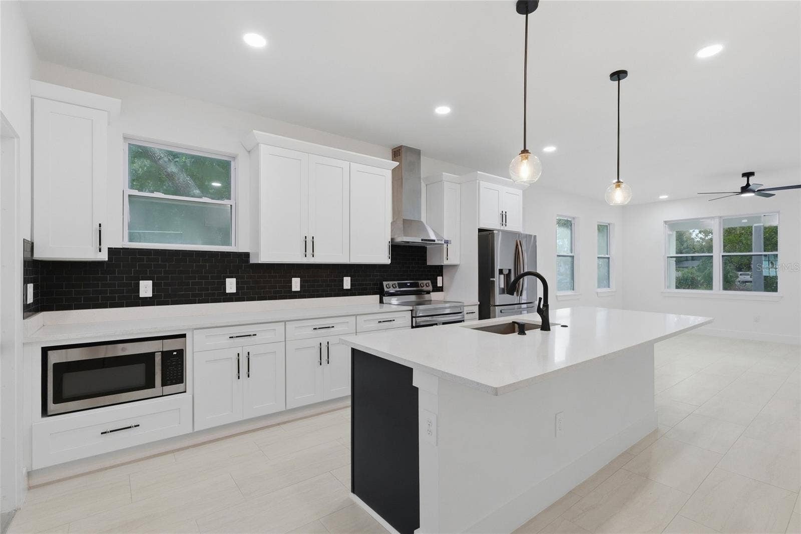 926 11TH AVENUE S, St Petersburg, FL 33705