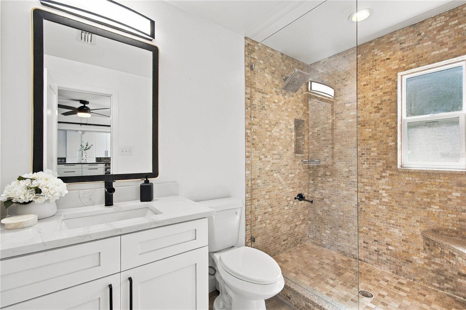 4600 BAYSHORE BOULEVARD NE, St Petersburg, FL 33703 Ensuite Primary Bathroom