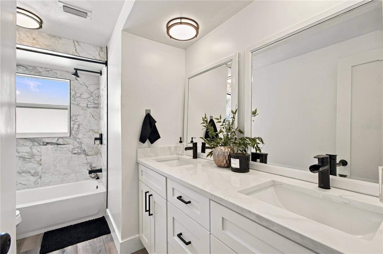 4600 BAYSHORE BOULEVARD NE, St Petersburg, FL 33703 Bathroom 2 with Double Sink