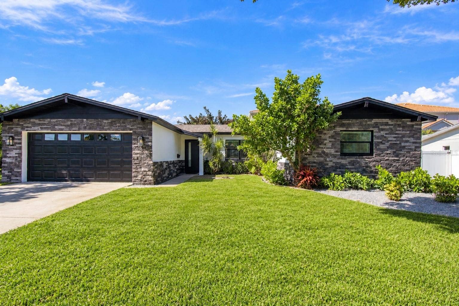 4600 BAYSHORE BOULEVARD NE, St Petersburg, FL 33703 4600 BAYSHORE BOULEVARD NE, St Petersburg, FL 33703