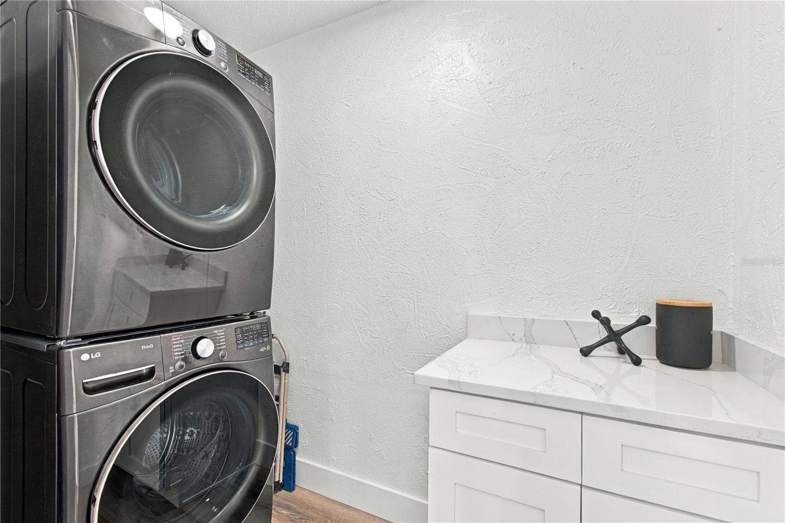 4600 BAYSHORE BOULEVARD NE, St Petersburg, FL 33703 Indoor Laundry Room