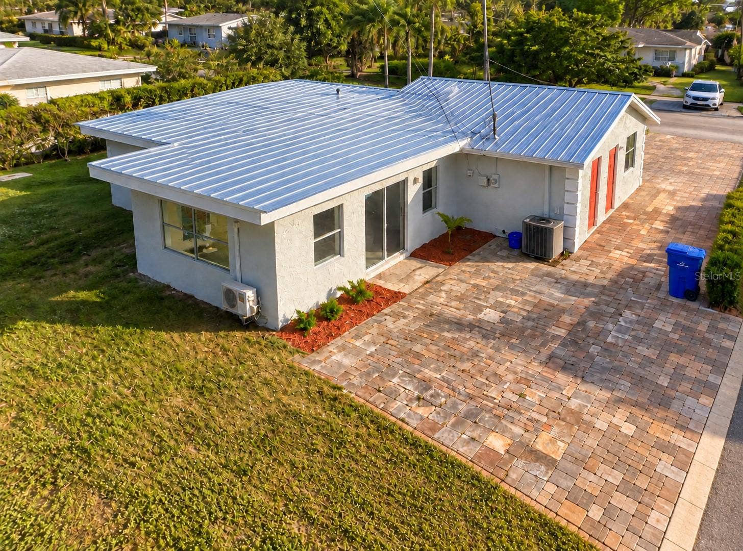 320 W 21ST STREET, Riviera Beach, FL 33404