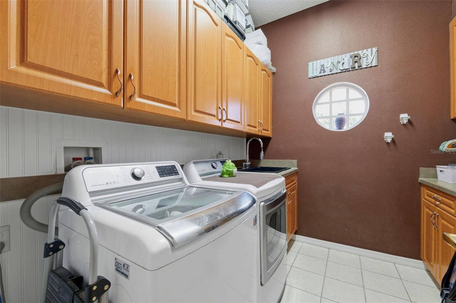 Dedicated Launrdy Room