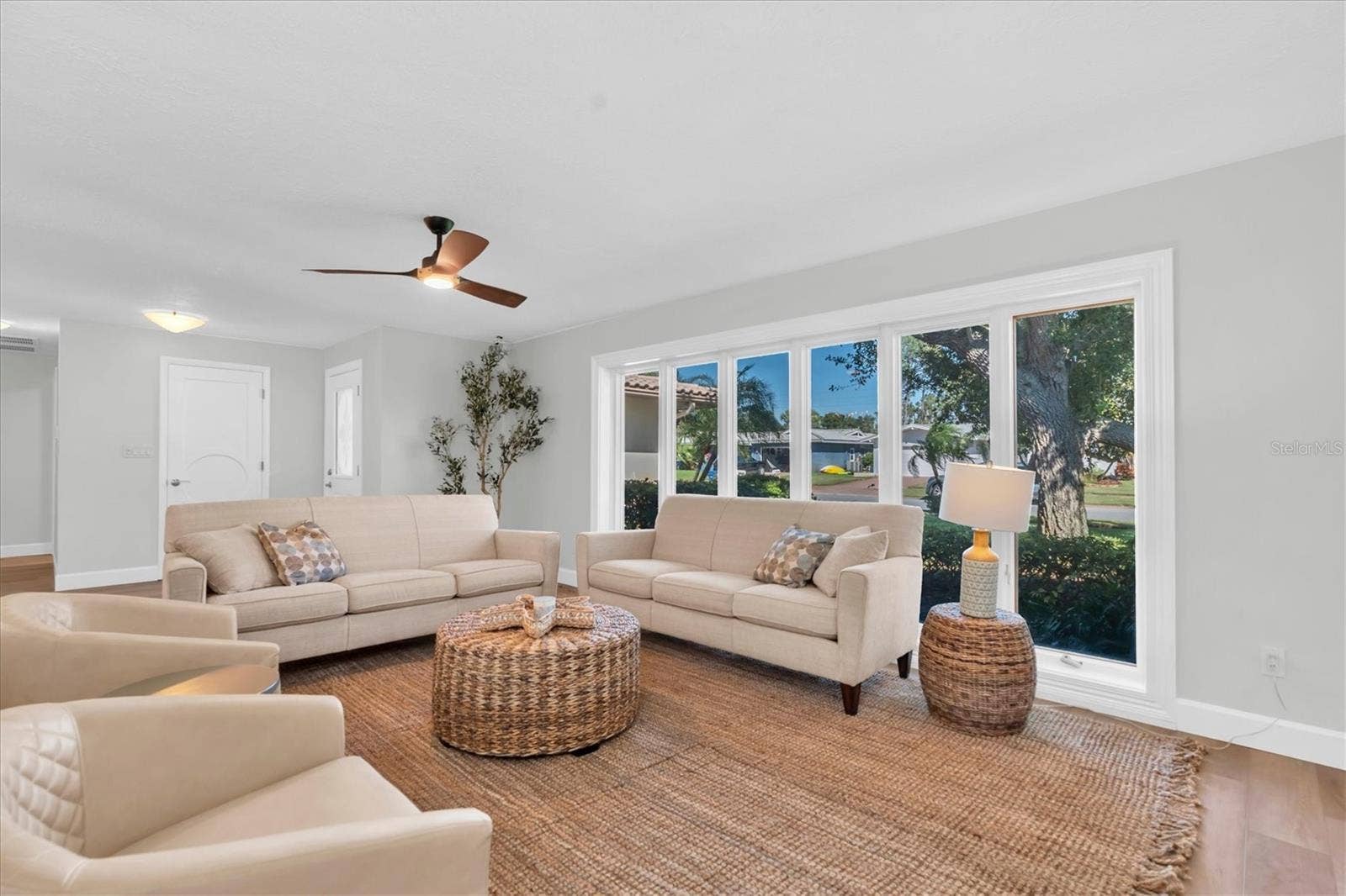 10248 IMPERIAL POINT DRIVE E, Largo, FL 33774 10248 IMPERIAL POINT DRIVE E, Largo, FL 33774