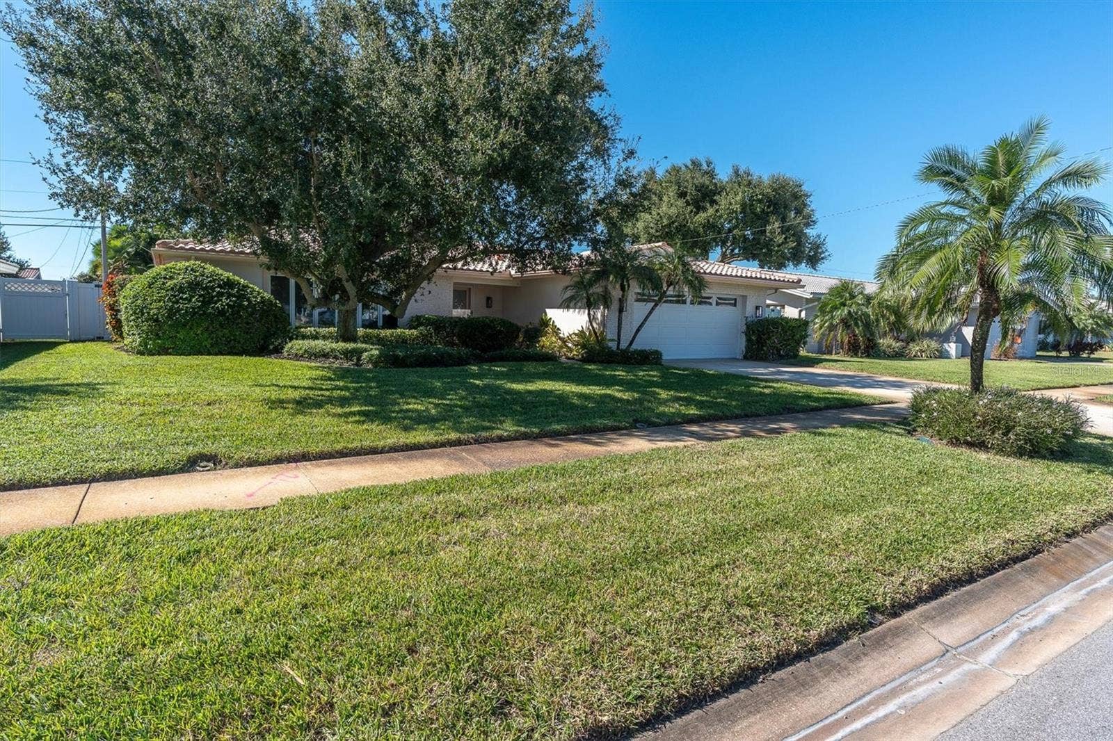 10248 IMPERIAL POINT DRIVE E, Largo, FL 33774 10248 IMPERIAL POINT DRIVE E, Largo, FL 33774