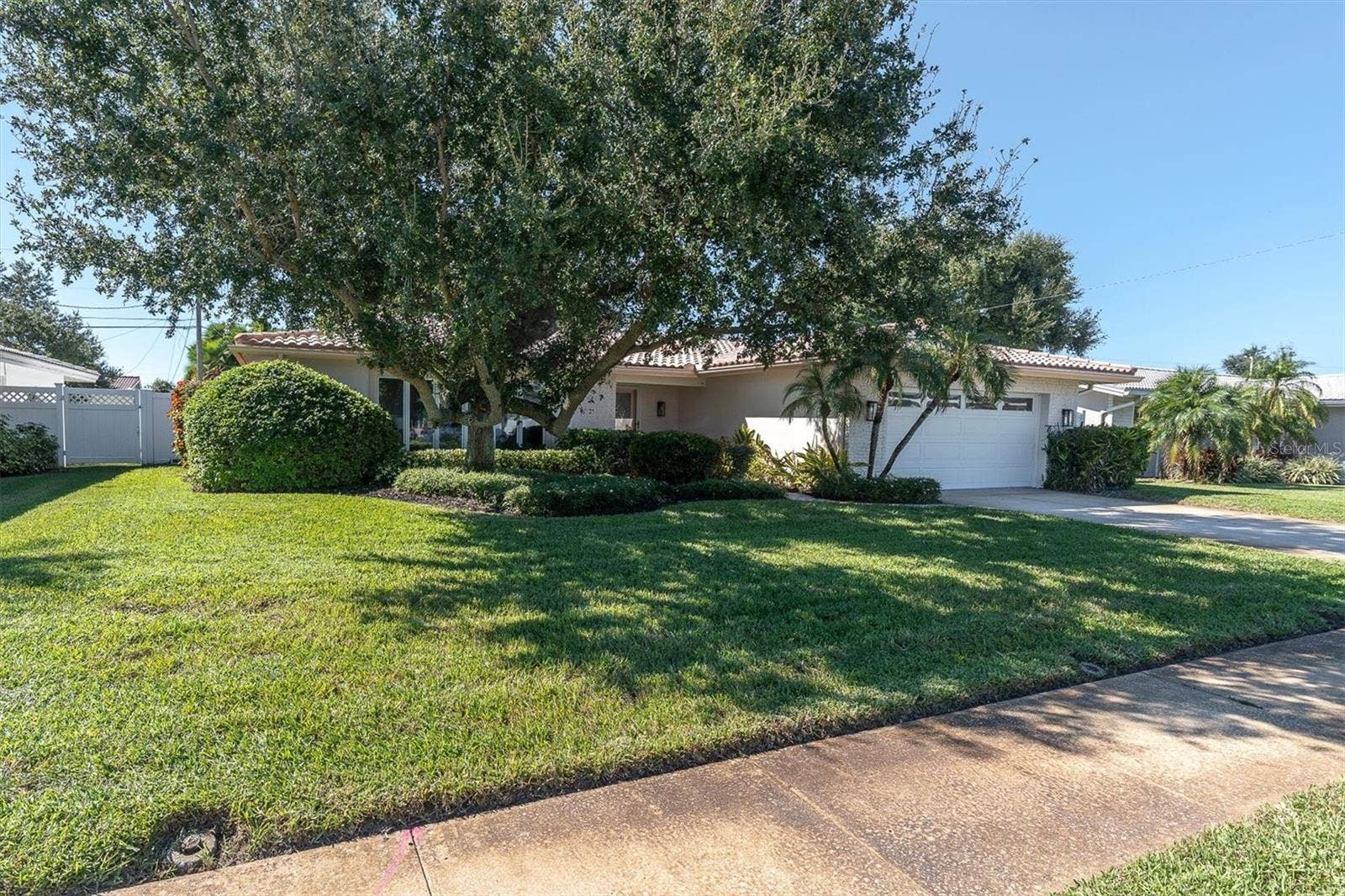 10248 IMPERIAL POINT DRIVE E, Largo, FL 33774 10248 IMPERIAL POINT DRIVE E, Largo, FL 33774
