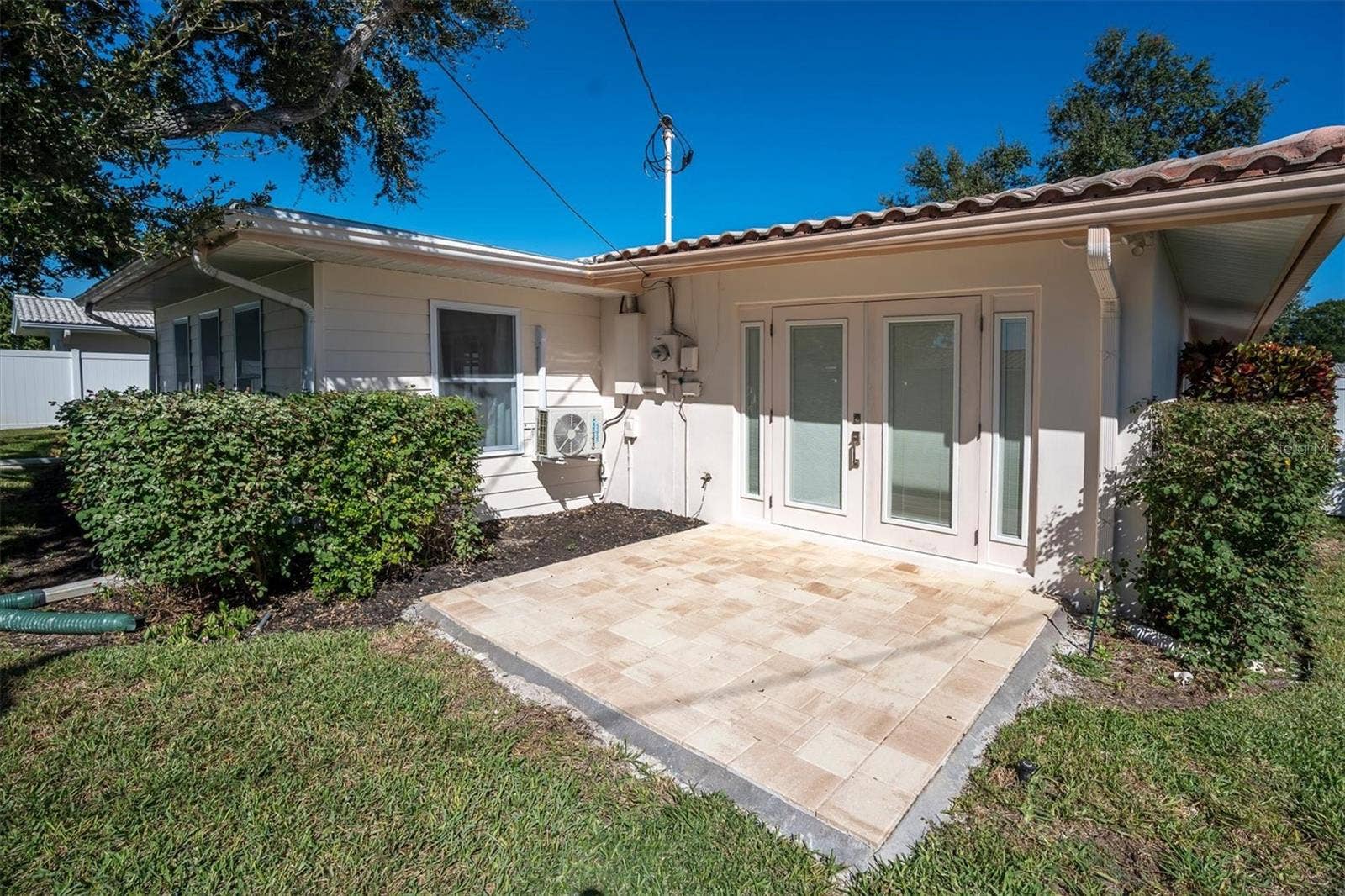 10248 IMPERIAL POINT DRIVE E, Largo, FL 33774 10248 IMPERIAL POINT DRIVE E, Largo, FL 33774