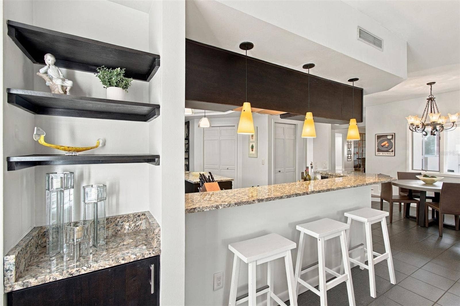 Dry Bar and Breakfast Bar in Kitchen