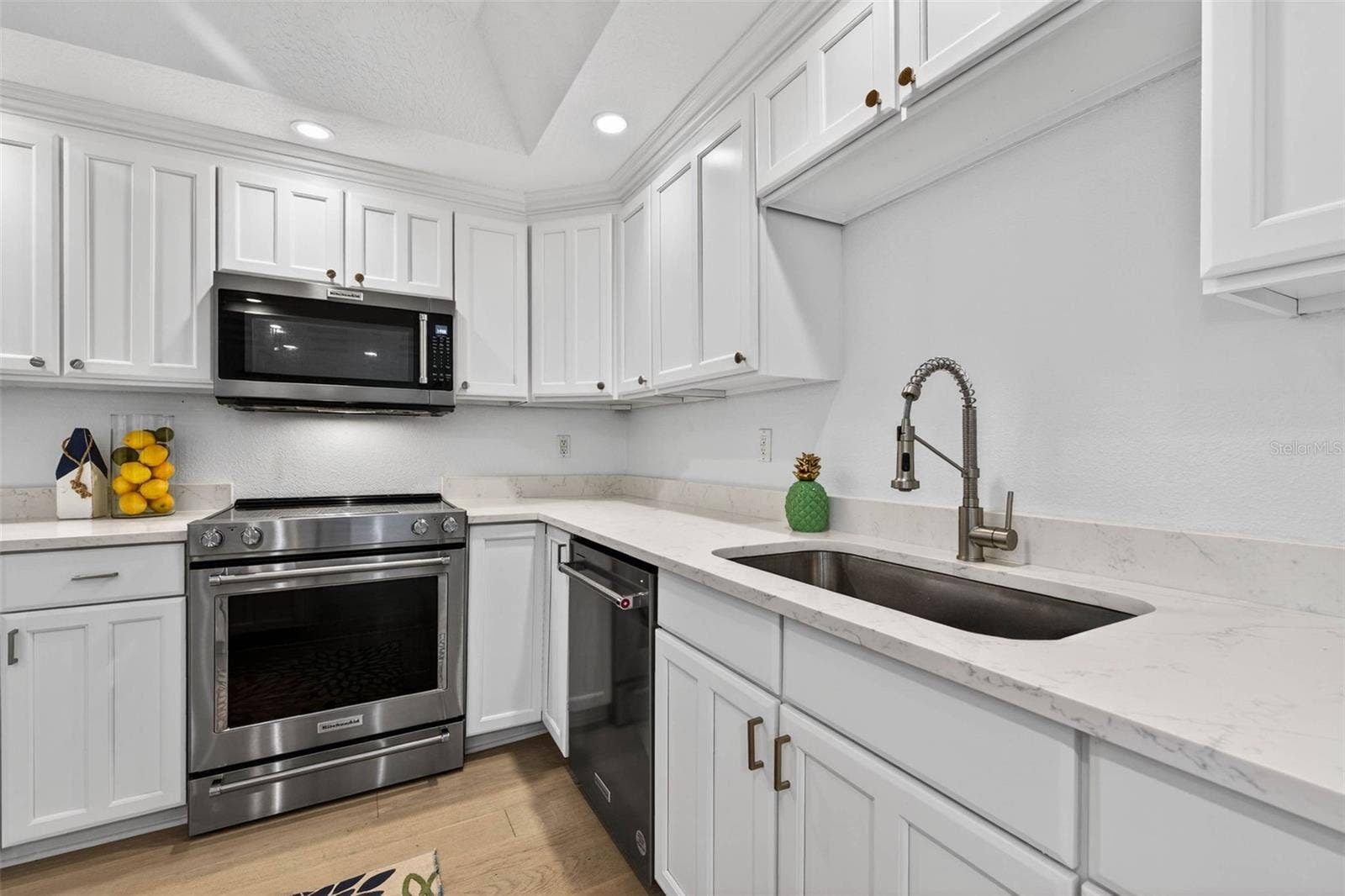 922 N SHORE DRIVE NE, St Petersburg, FL 33701 922 N SHORE DRIVE NE, St Petersburg, FL 33701
