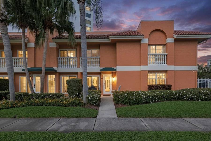 Property photo for 922 N SHORE DRIVE NE, St Petersburg, FL