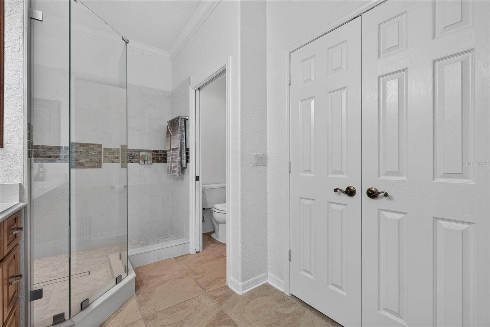 1360 EMERALD DUNES DRIVE, Sun City Center, FL 33573 Primary bathroom
