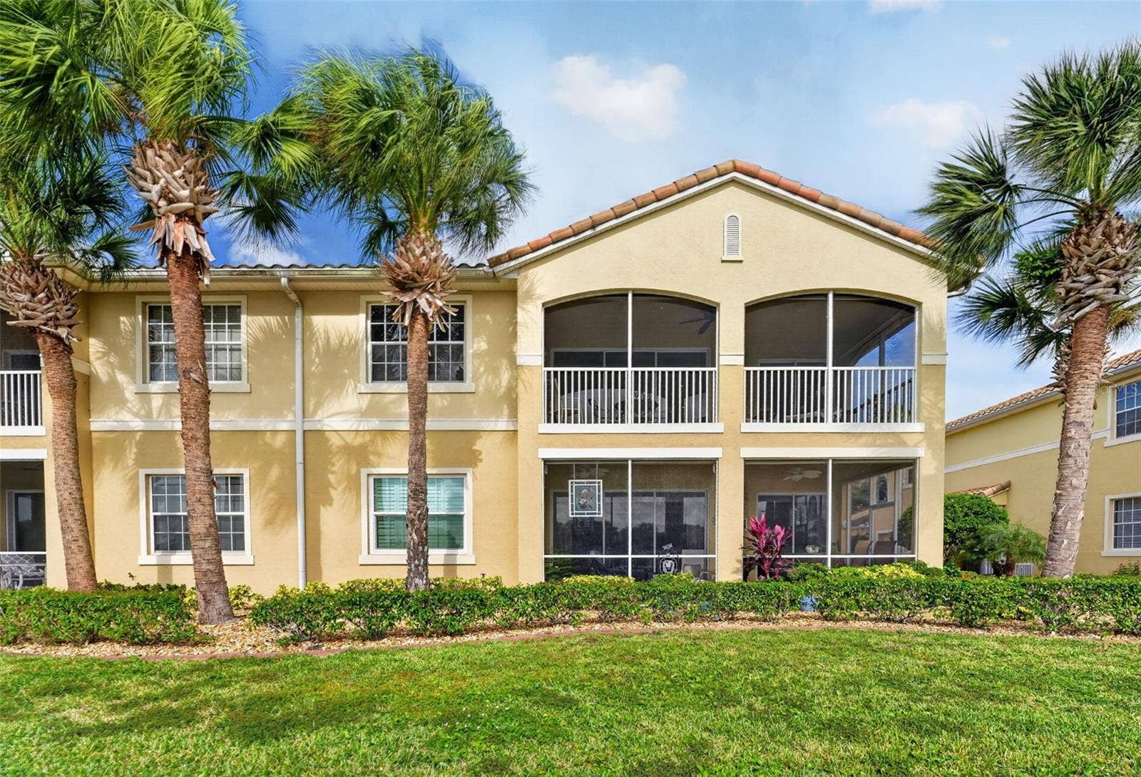 1360 EMERALD DUNES DRIVE, Sun City Center, FL 33573 Back exterior view