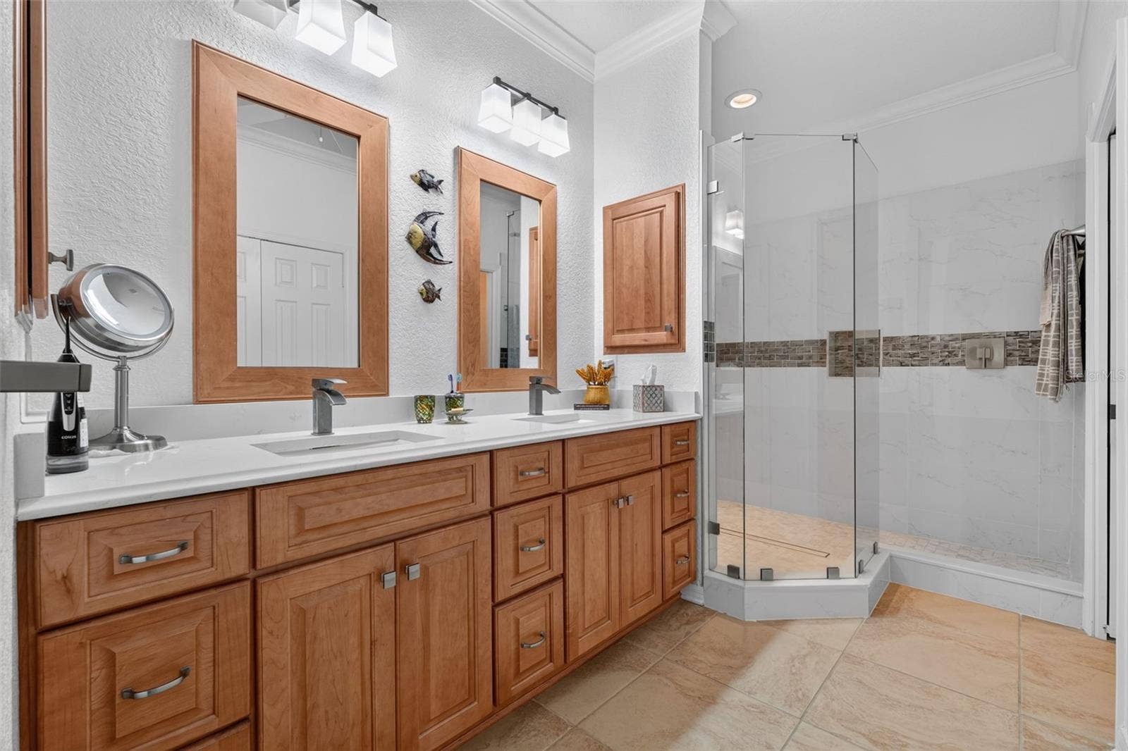 1360 EMERALD DUNES DRIVE, Sun City Center, FL 33573 Primary bathroom