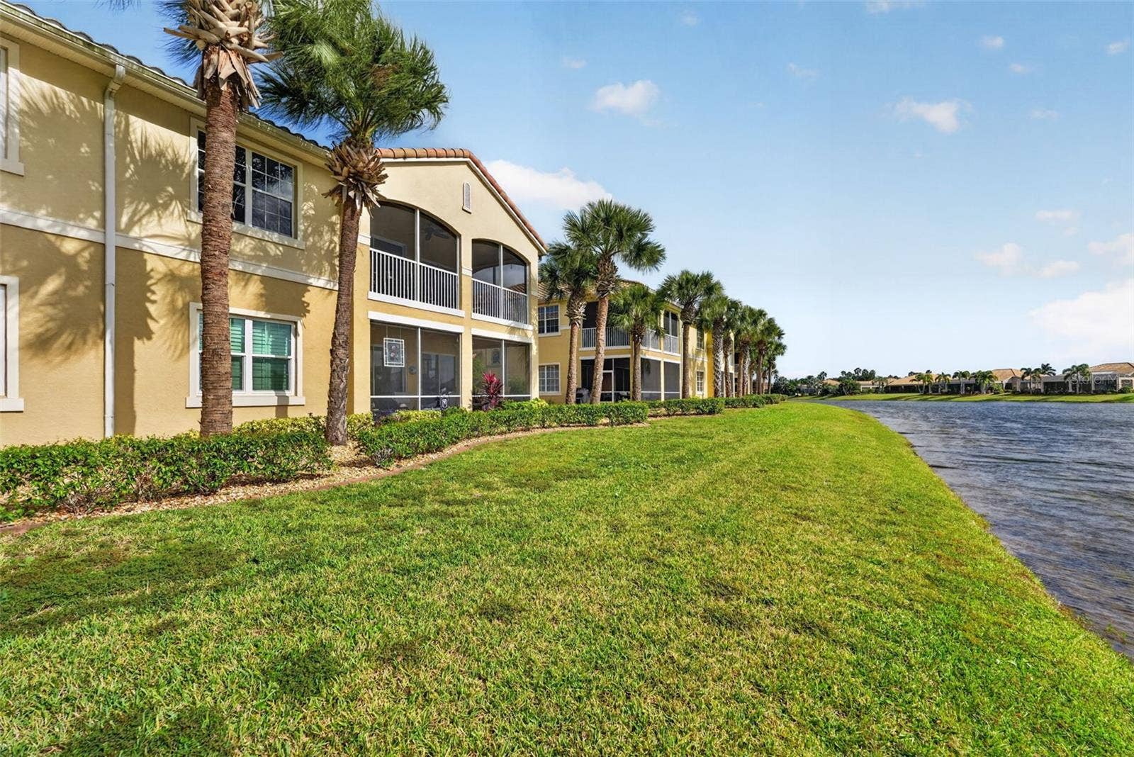 1360 EMERALD DUNES DRIVE, Sun City Center, FL 33573 Back exterior