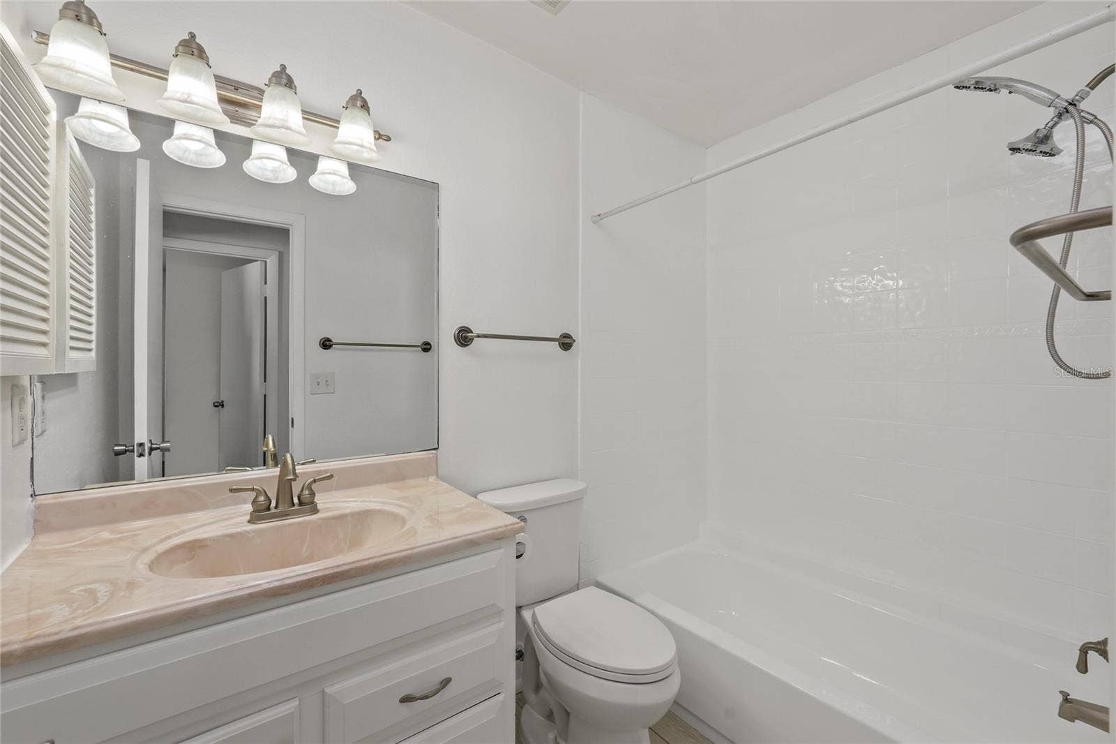 2ND BATHROOM