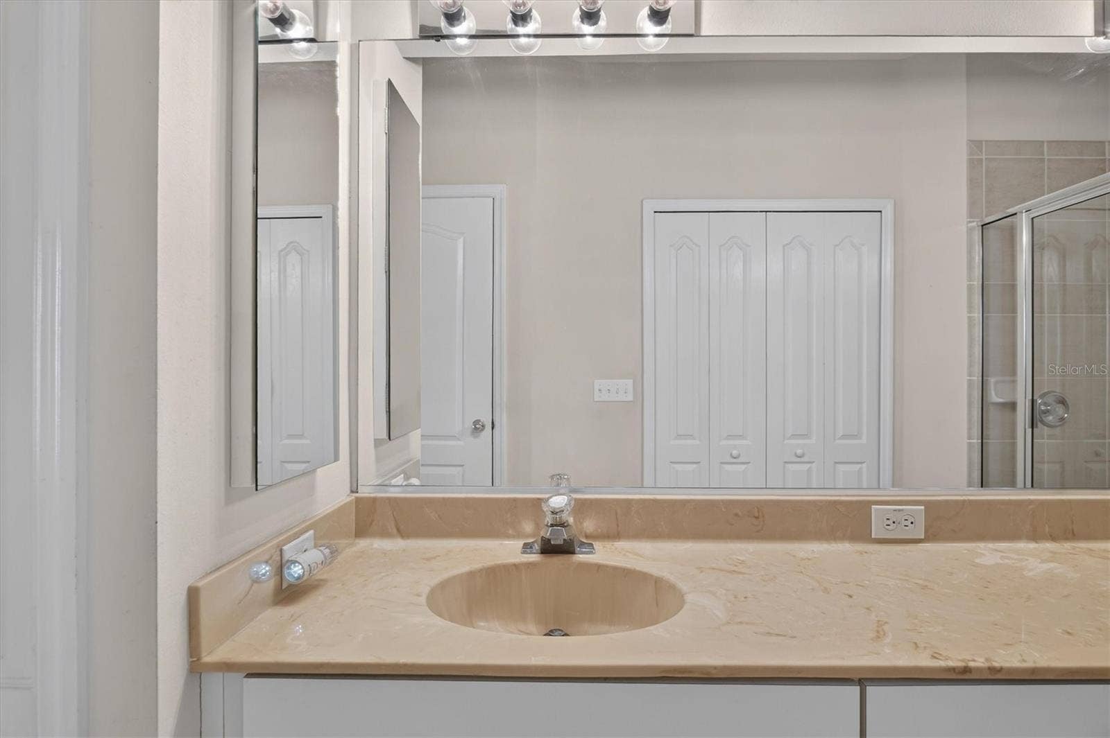 19122 DOVES LANDING DRIVE, Tampa, FL 33647 19122 DOVES LANDING DRIVE, Tampa, FL 33647