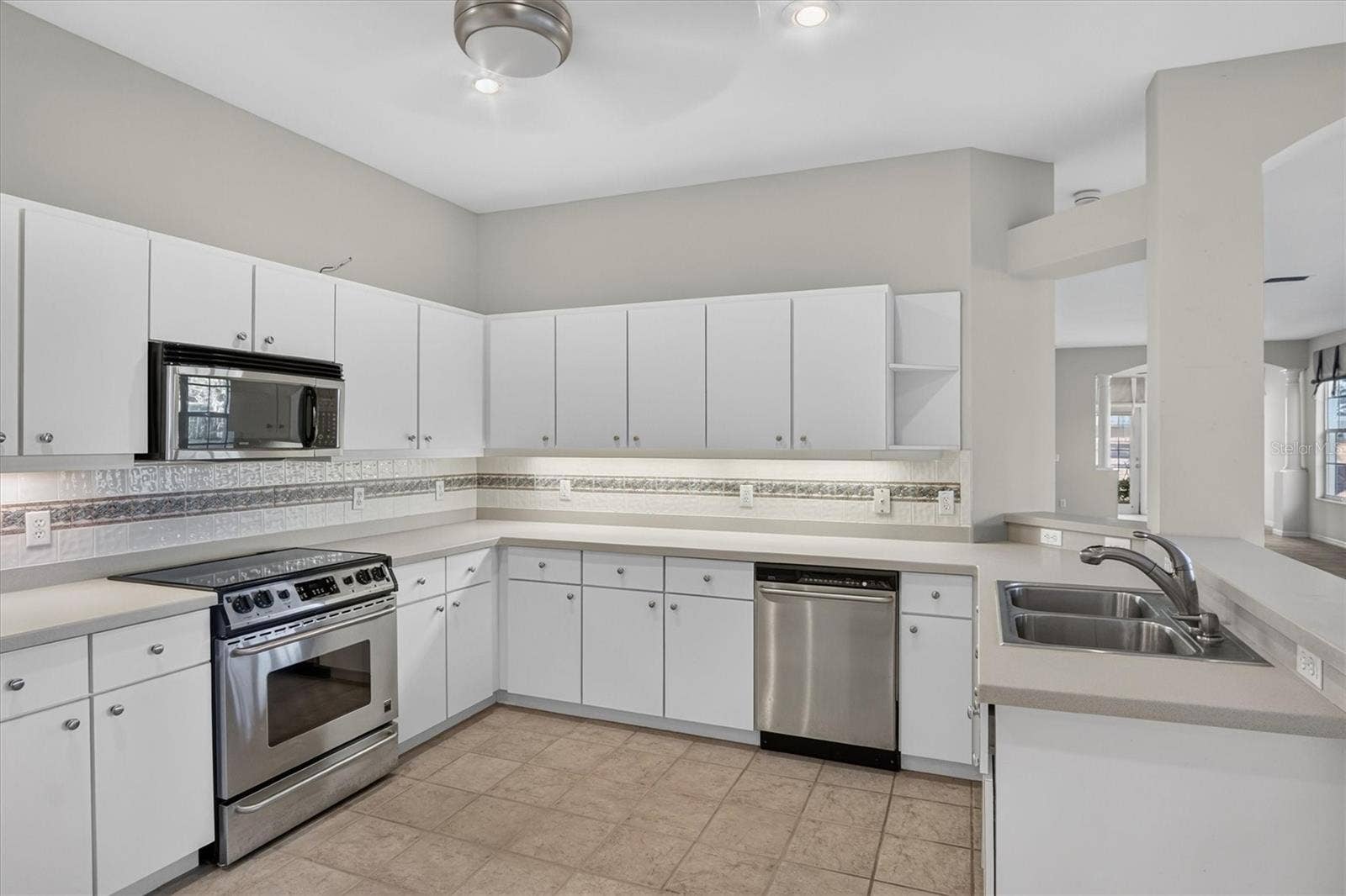 19122 DOVES LANDING DRIVE, Tampa, FL 33647 19122 DOVES LANDING DRIVE, Tampa, FL 33647