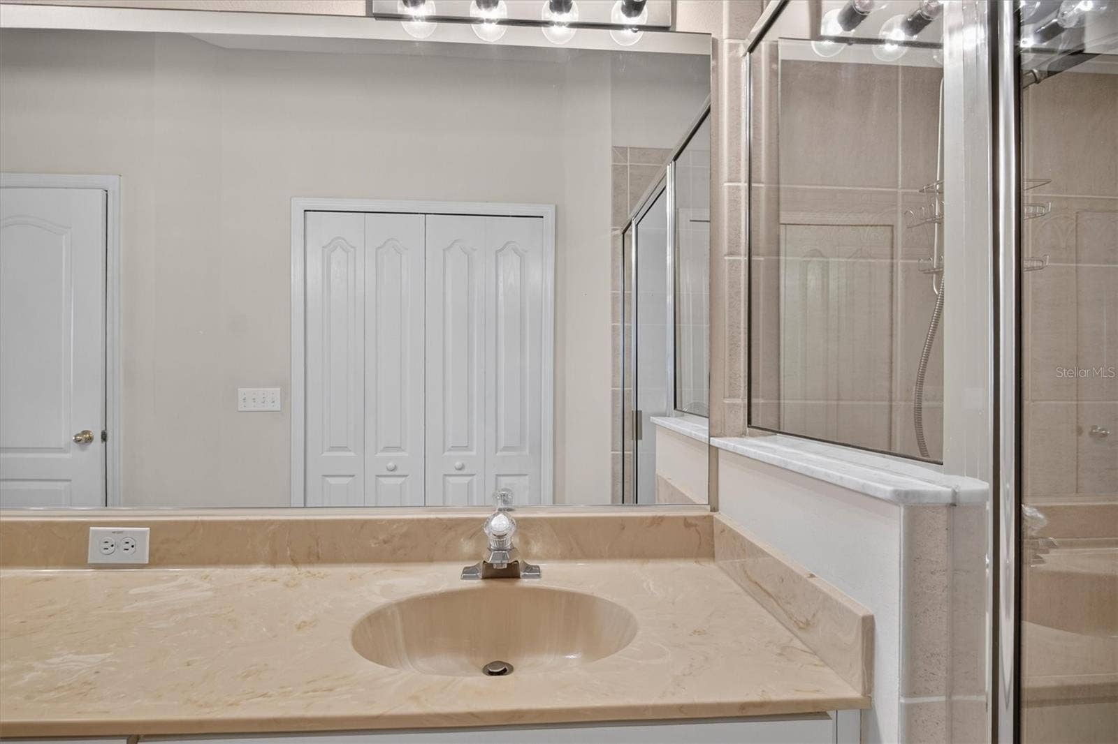 19122 DOVES LANDING DRIVE, Tampa, FL 33647 19122 DOVES LANDING DRIVE, Tampa, FL 33647