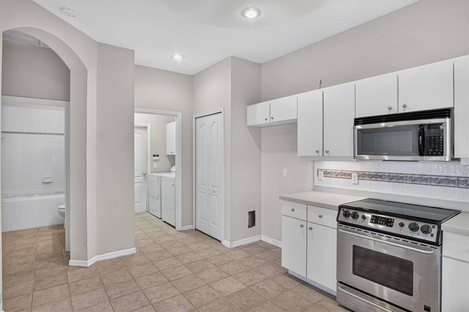 19122 DOVES LANDING DRIVE, Tampa, FL 33647 19122 DOVES LANDING DRIVE, Tampa, FL 33647