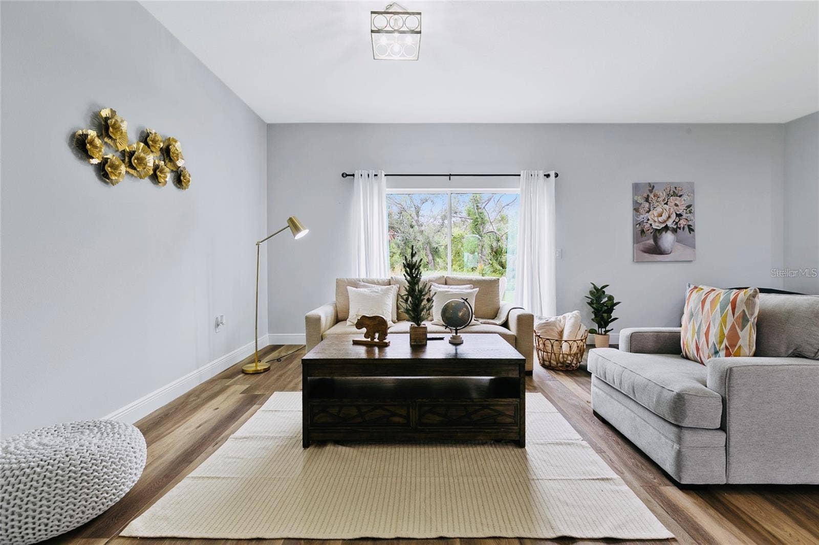 This picture is the model home.