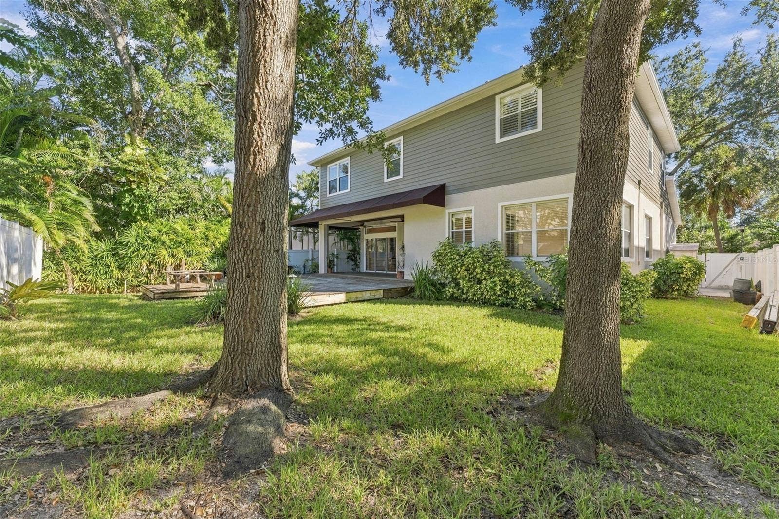 3215 OAK GREEN WAY, Tampa, FL 33611