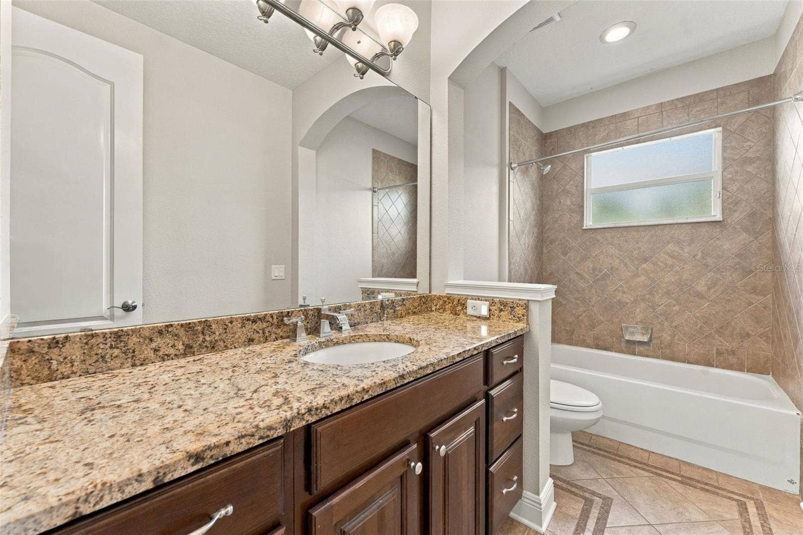 3215 OAK GREEN WAY, Tampa, FL 33611