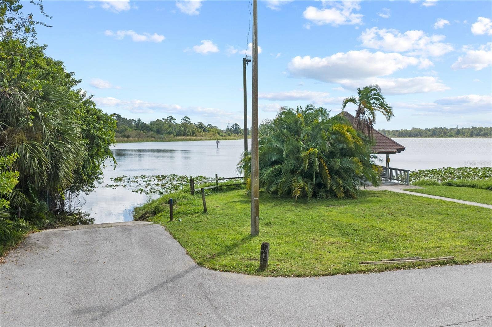 3937 LAKE SHORE DRIVE, Palm Harbor, FL 34684 community features