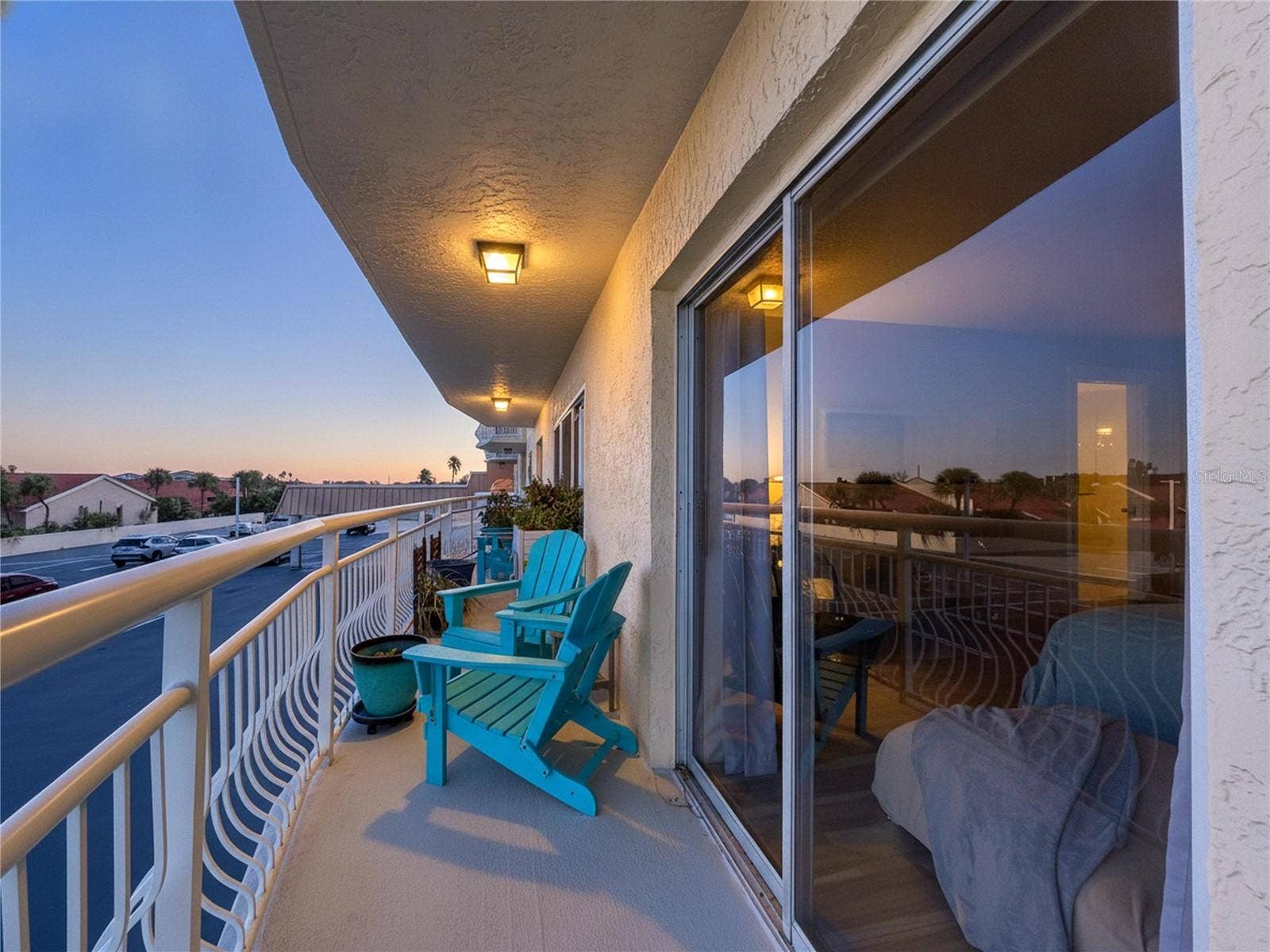 Large Balcony (night)