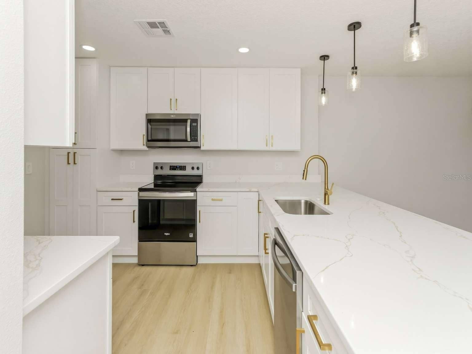 3058 GRACELAND COURT, Orlando, FL 32812 3058 GRACELAND COURT, Orlando, FL 32812
