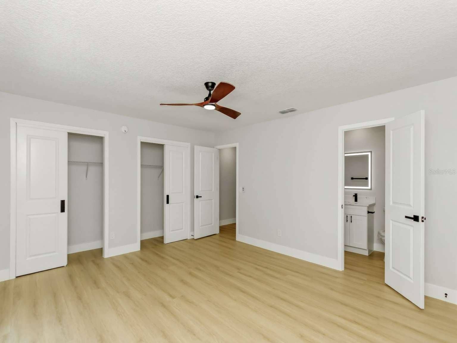 3058 GRACELAND COURT, Orlando, FL 32812 3058 GRACELAND COURT, Orlando, FL 32812