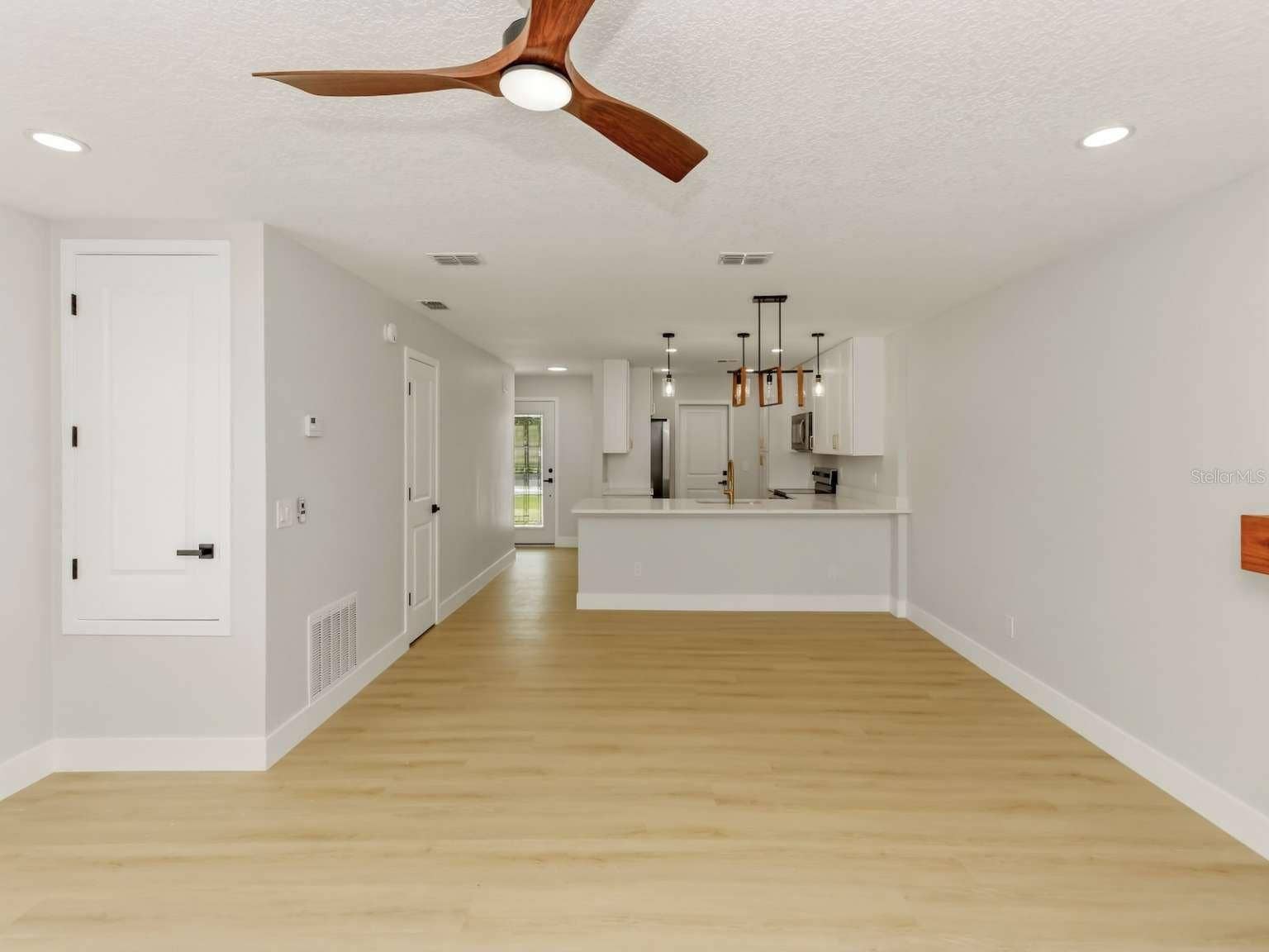 3058 GRACELAND COURT, Orlando, FL 32812 3058 GRACELAND COURT, Orlando, FL 32812
