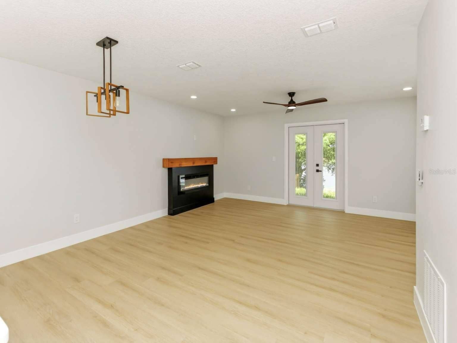 3058 GRACELAND COURT, Orlando, FL 32812 3058 GRACELAND COURT, Orlando, FL 32812