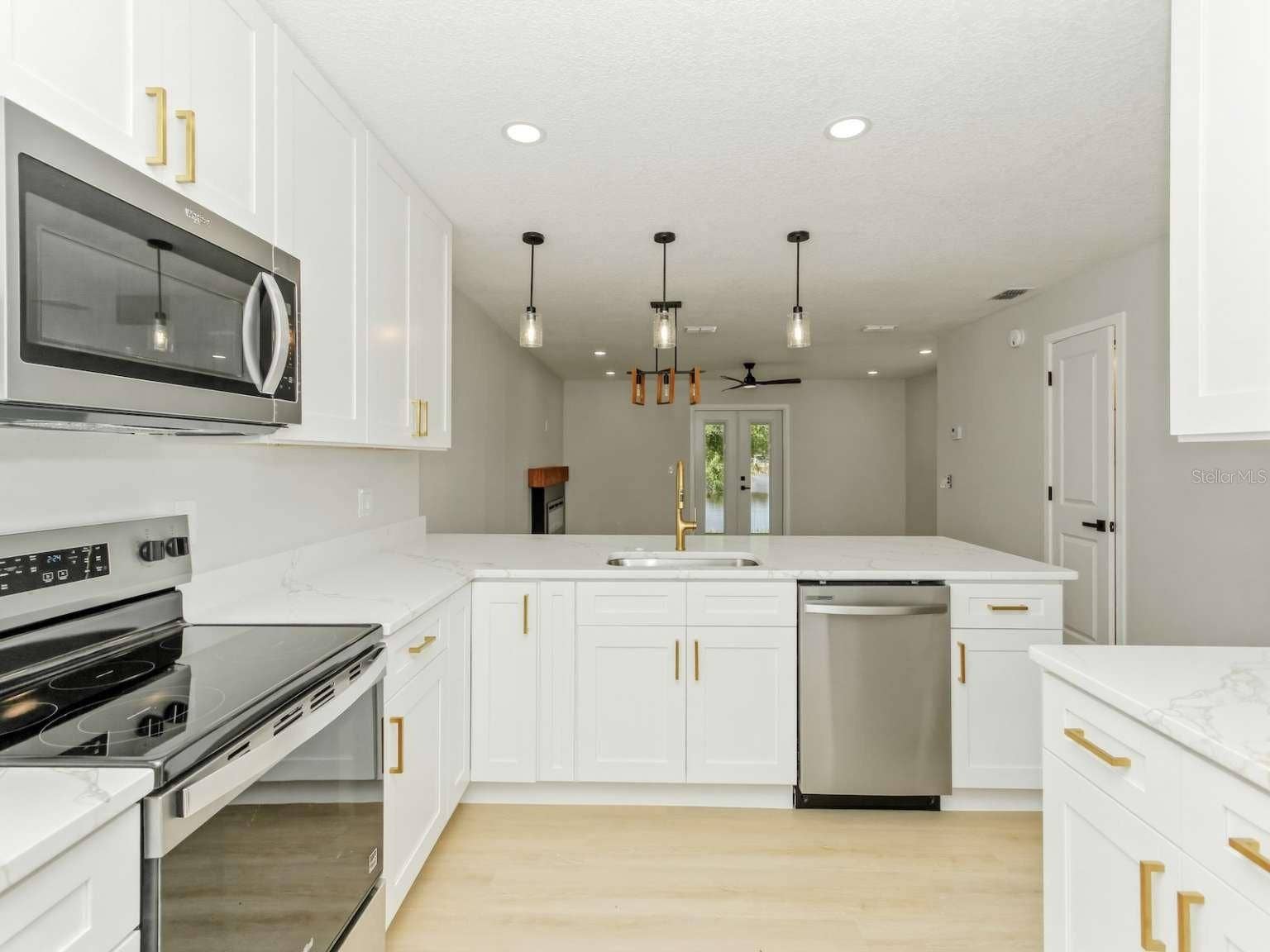 3058 GRACELAND COURT, Orlando, FL 32812 3058 GRACELAND COURT, Orlando, FL 32812