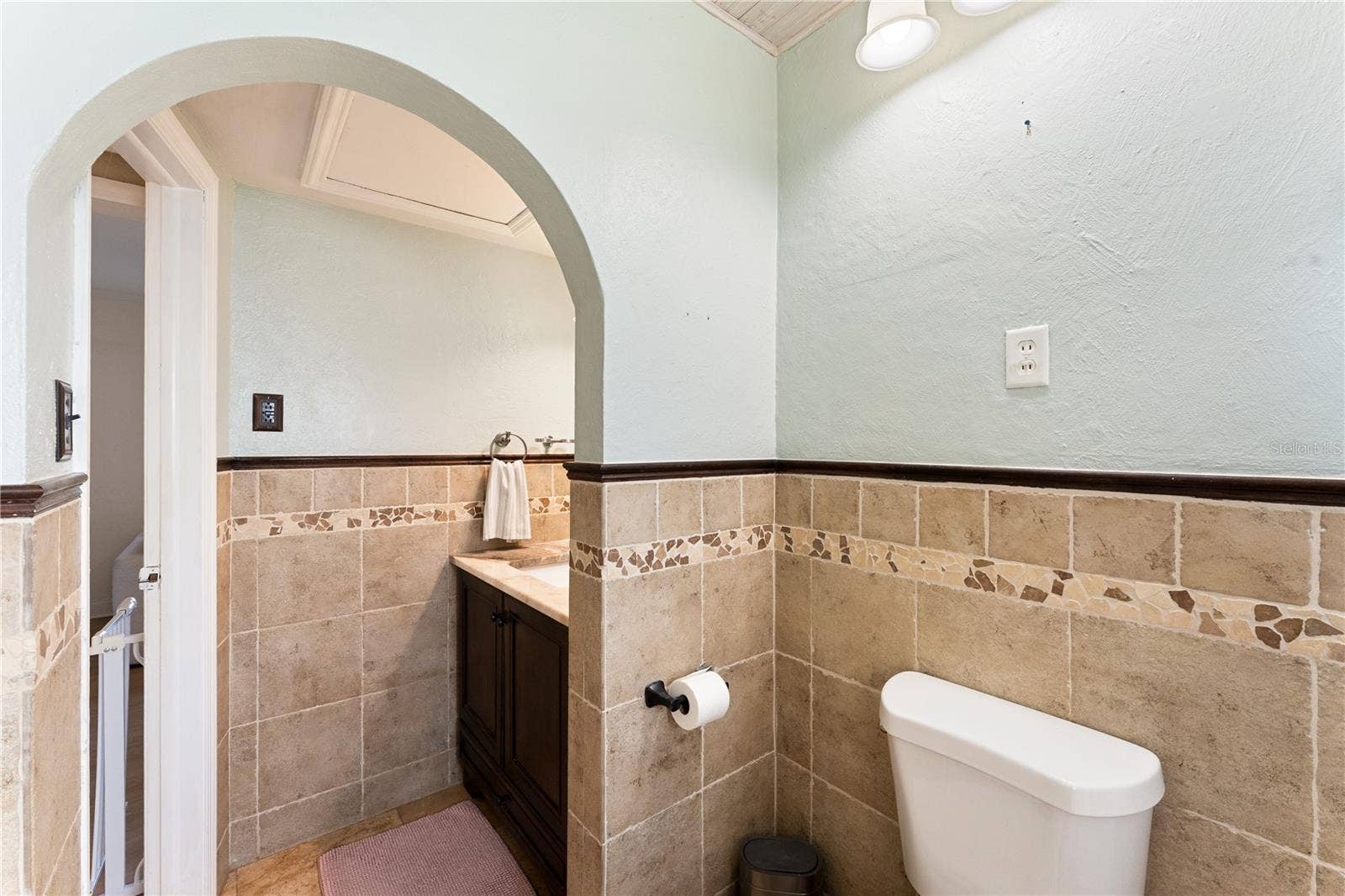 214 39TH AVENUE NE, St Petersburg, FL 33703 214 39TH AVENUE NE, St Petersburg, FL 33703